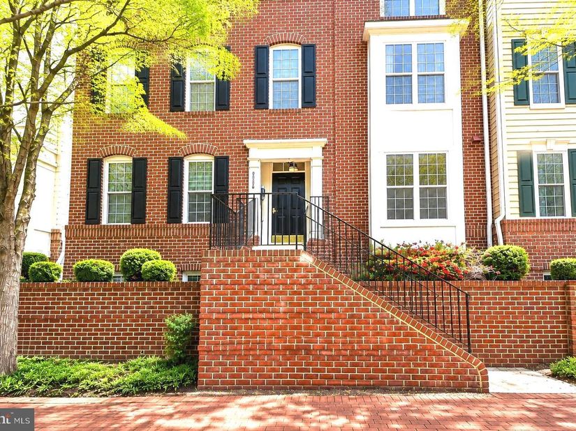 8856 Ashgrove House Lane 102, Vienna VA 22182