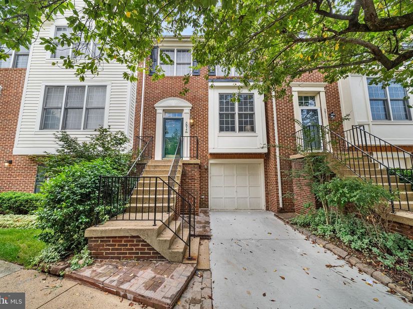 3913 Charles Avenue, Alexandria VA 22305