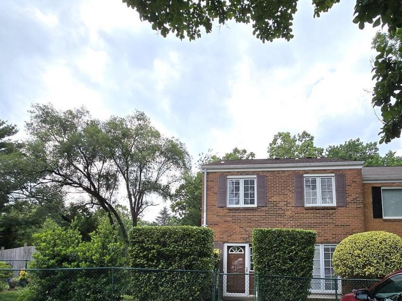 3375 Ardley Court, Falls Church VA 22041