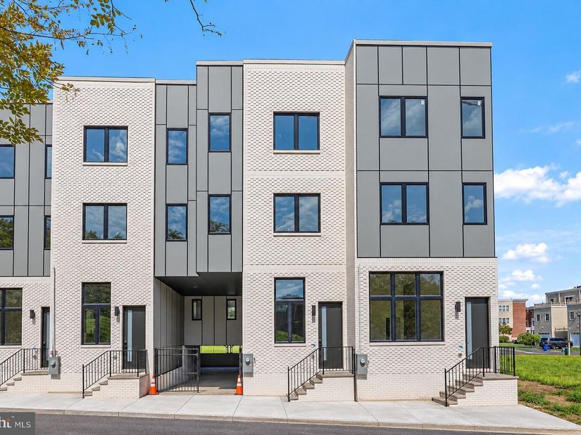 2425 Hartranft Street, Philadelphia PA 19145