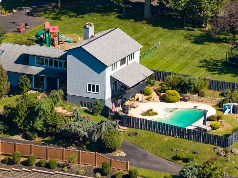 313 Wyndmoor Lane, Huntingdon Valley PA 19006