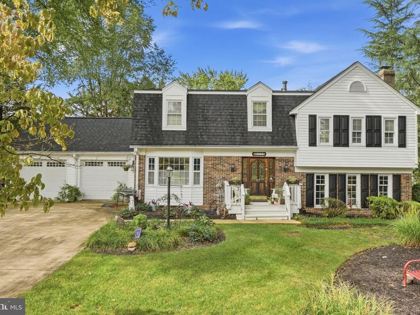 2210 Loch Lomond Drive, Vienna VA 22181