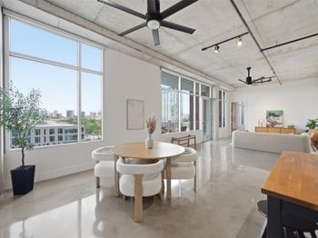 800 W 5th ST