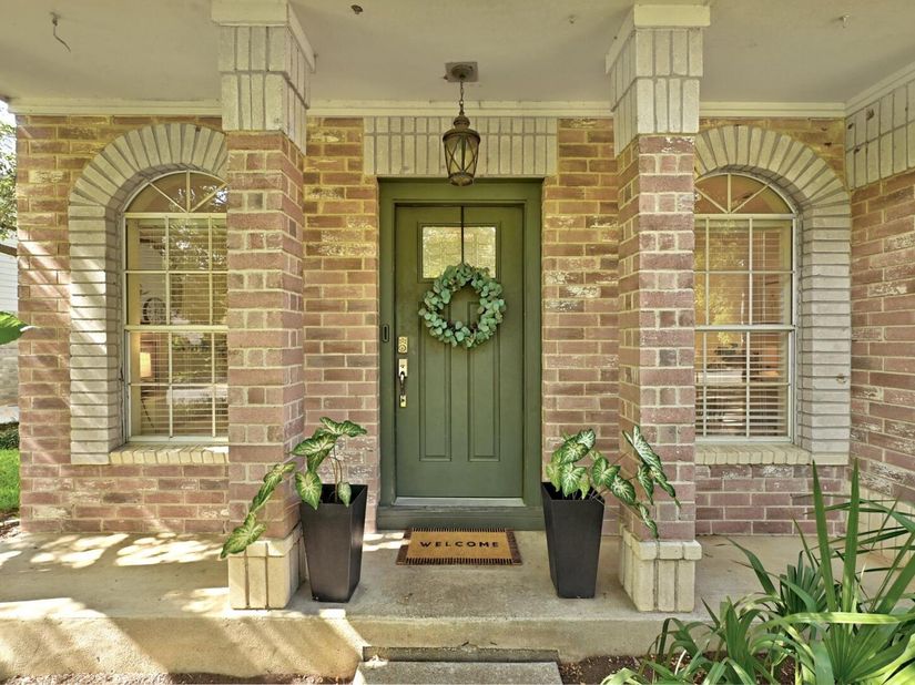 8014 Doe Meadow DR, Austin TX 78749