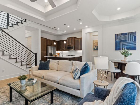 201 Beneteau DR, Austin TX 78738