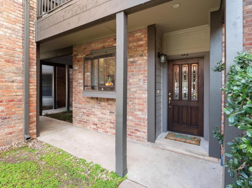 1741 Spyglass DR 2104, Austin TX 78746