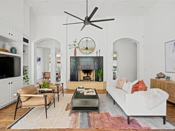 6628 Dogwood Creek DR