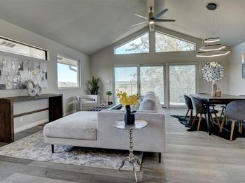 5001 Pryor LN