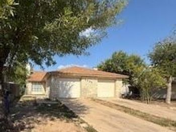 2202 Donahue LN