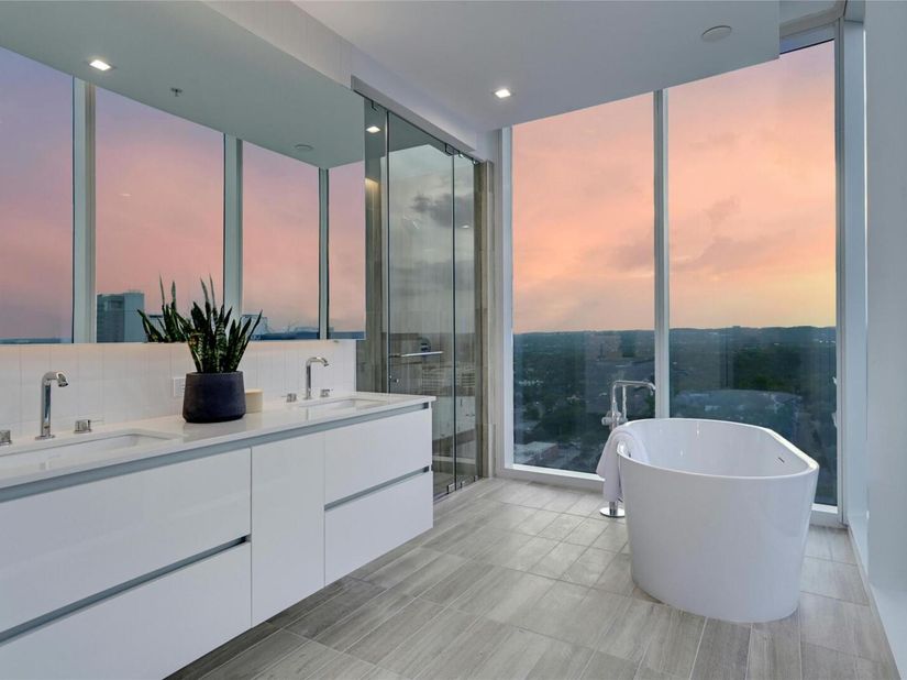 313 W 17th ST 2204, Austin TX 78701