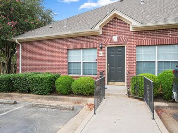 5515 Davis Ln