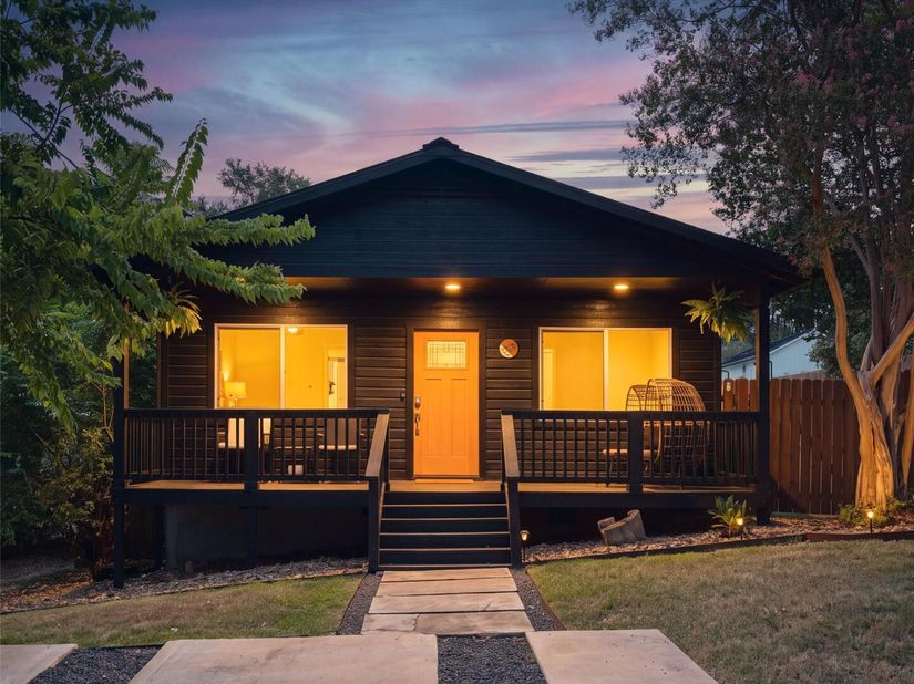 2501 E 11th ST 1, Austin TX 78702