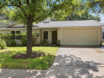 617 Blackberry DR