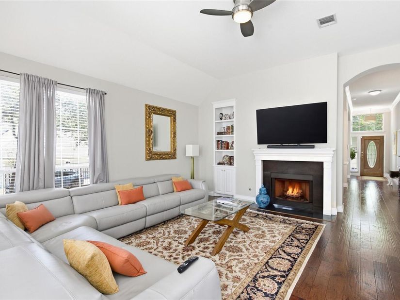 7435 Fireoak DR, Austin TX 78759