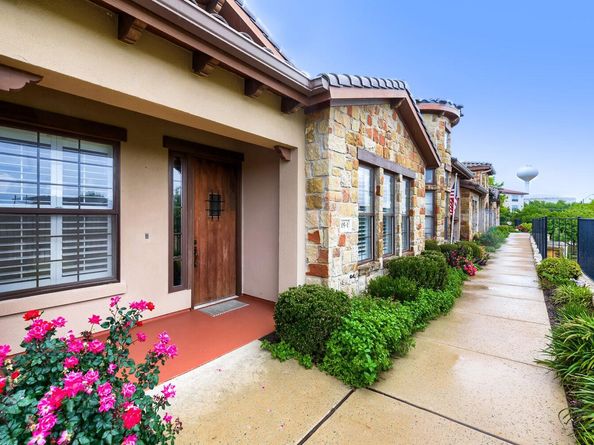 105 Lucia CIR 1, Lakeway TX 78734