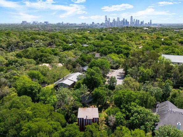 20 N Peak RD, West Lake Hills TX 78746