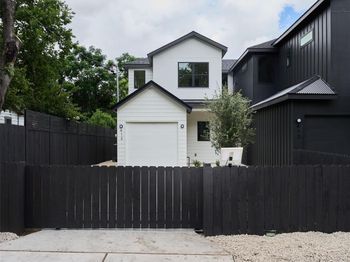 412 Hackberry LN