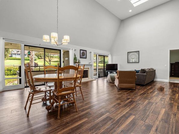 2537 Navarra Drive B9, Carlsbad CA 92009