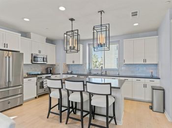 1573 Vista Del Mar Way