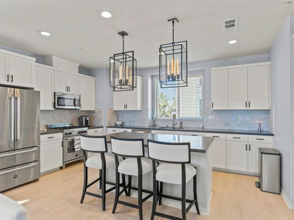 1573 Vista Del Mar Way, Oceanside CA 92054