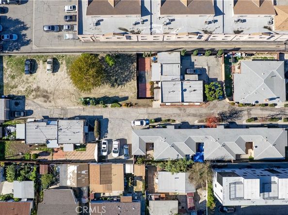 11414 Calvert, North Hollywood CA 91606