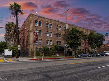 4125 S Figueroa
