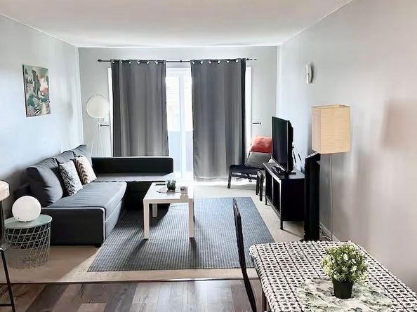 5585 E Pacific Coast Highway 343, Long Beach CA 90804