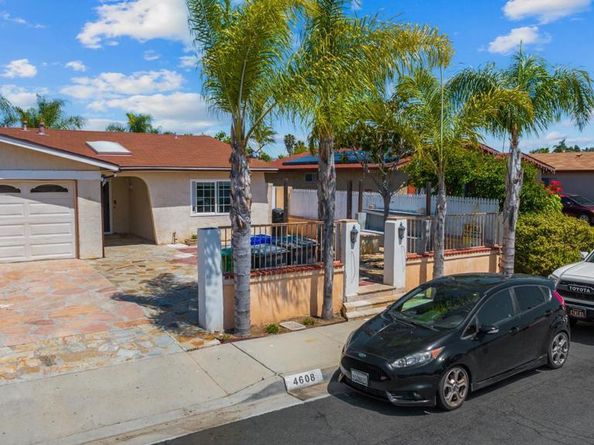 4608 Calle De Retiro, Oceanside CA 92057