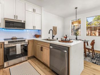 18660 Caminito Cantilena