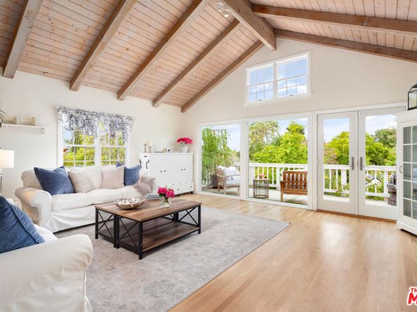 12052 Laurel Terrace Drive, Studio City CA 91604