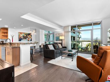 13700 Marina Pointe Drive