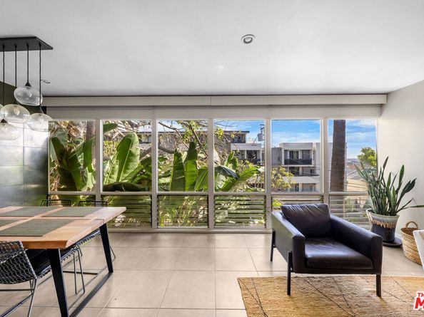 1145 Larrabee Street 19, West Hollywood CA 90069