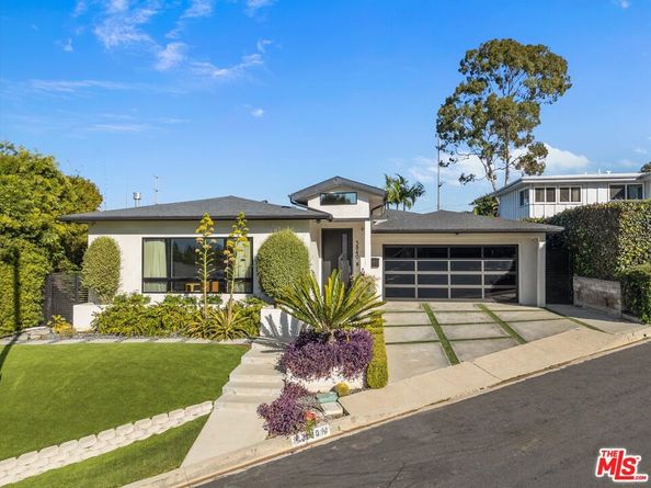 3840 Carmona Avenue, Los Angeles CA 90008