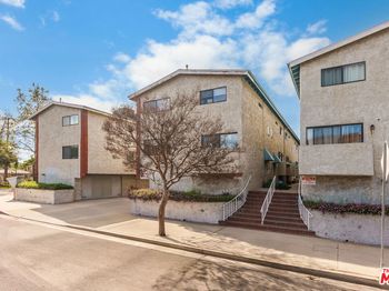 11643 Chandler Boulevard