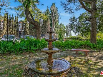 2700 Cahuenga Boulevard