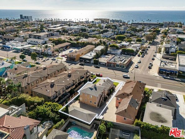 702 S Pacific Coast Highway, Redondo Beach CA 90277