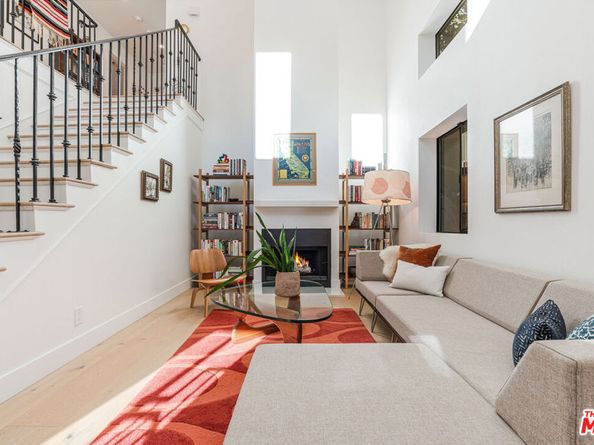 3850 Udell Court, Los Angeles CA 90027