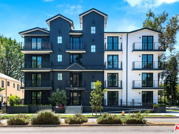10352 Riverside Drive 103, Toluca Lake CA 91602