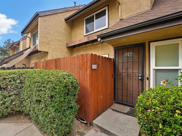 1585 Stone Edge Cir, El Cajon CA 92021