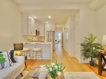 842 Park Ave