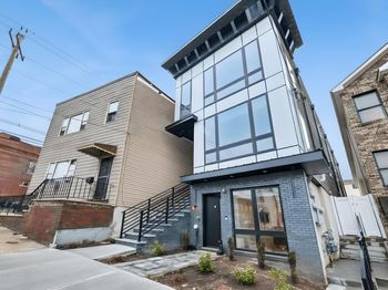 183 Zabriskie St