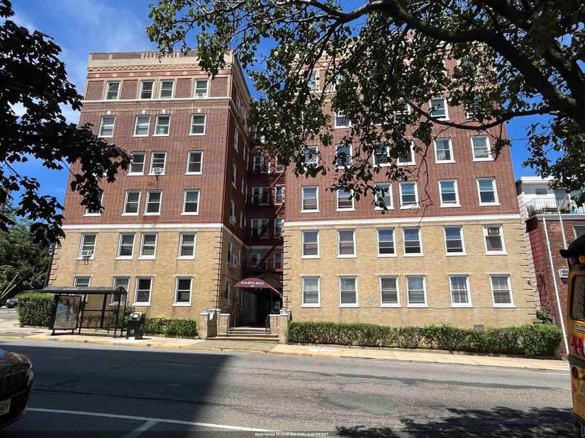 6701 Blvd East C8, West New York NJ 07093