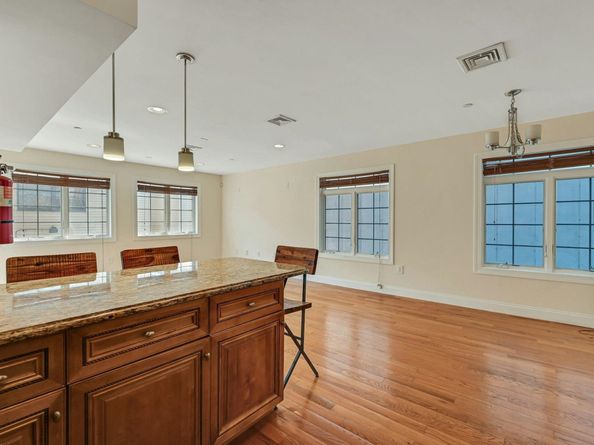124 68th St 206, Guttenberg NJ 07093