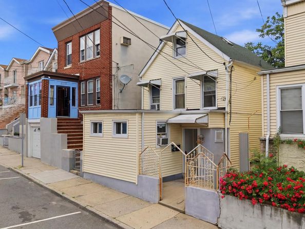 6112 Washington St, West New York NJ 07093