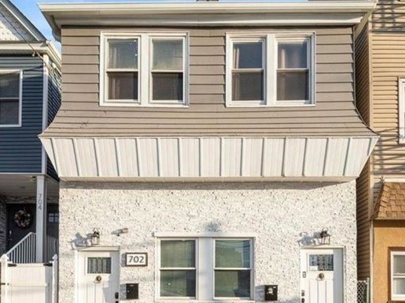 702 Kennedy Blvd, Bayonne NJ 07002