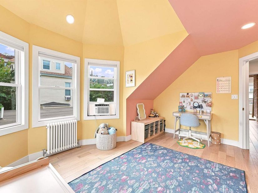 109 77th St, North Bergen NJ 07047