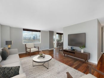 100 Manhattan Ave