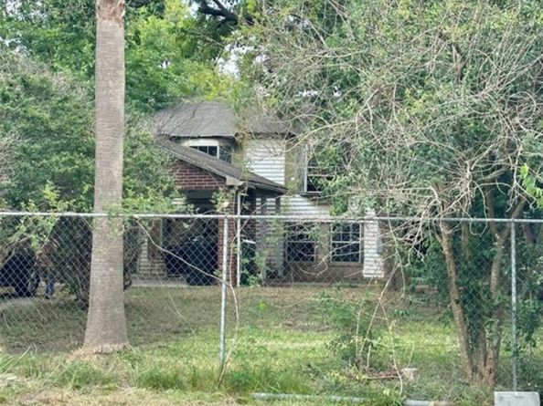 7215 Victoria St Street, Houston TX 77020