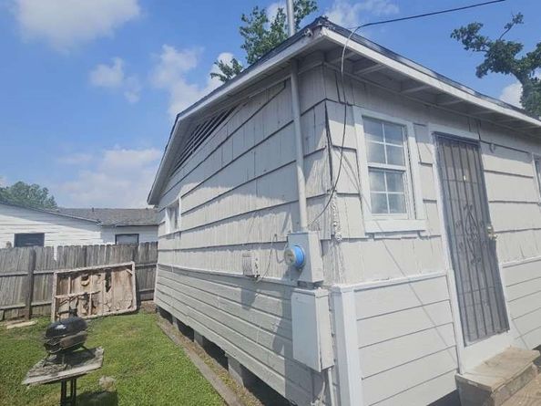 6909 Kittridge Street, Houston TX 77028