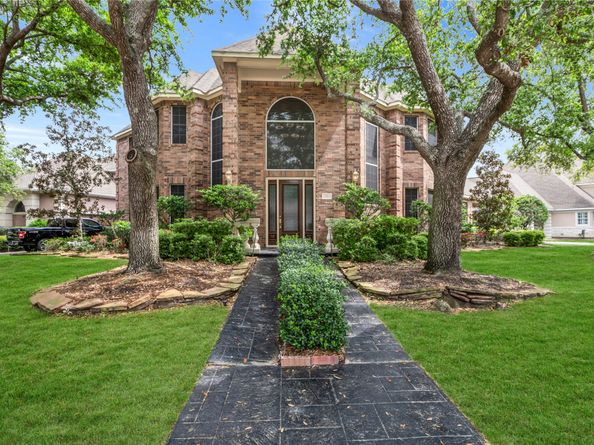 24 Stonegate Park Court, Spring TX 77379